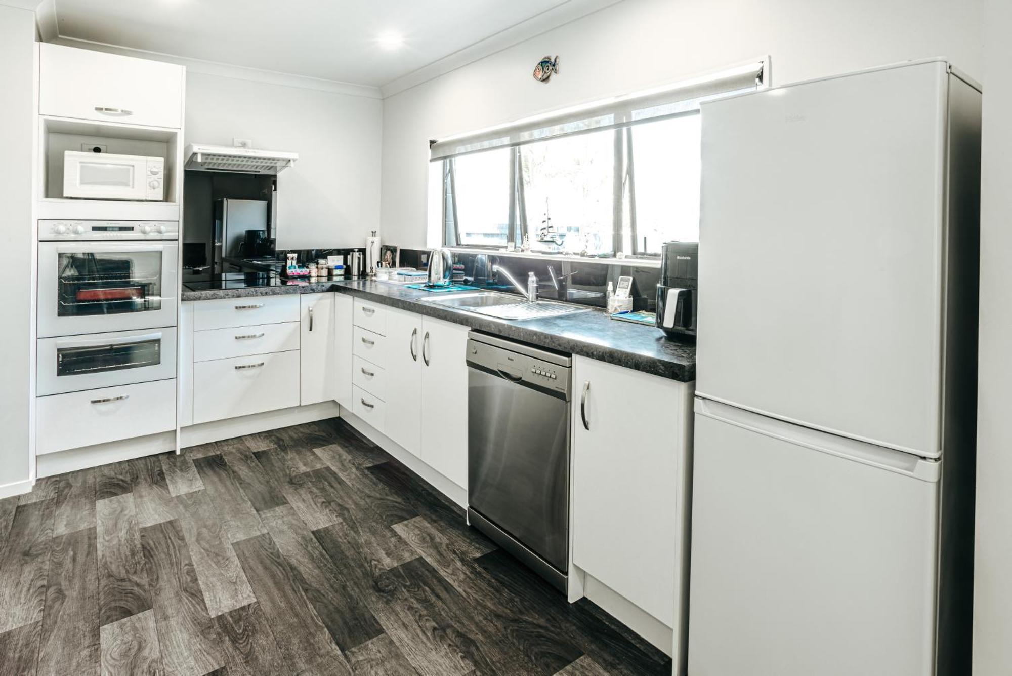 Sunrise Accommodation 와카타네 외부 사진